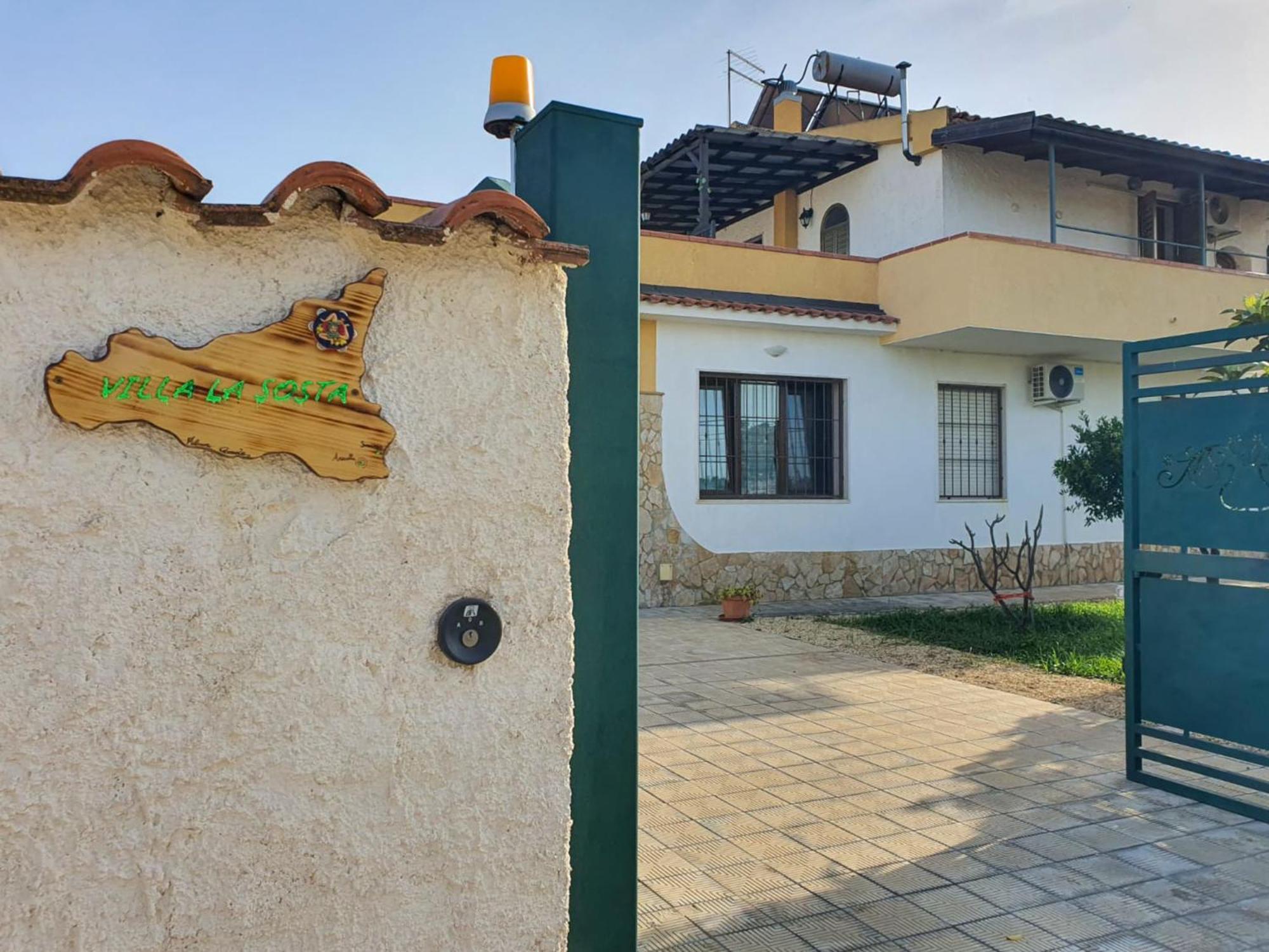 Villa La Sosta - 150M Dal Mare - Patio Privato E Areal Relax Arenella  Exterior photo